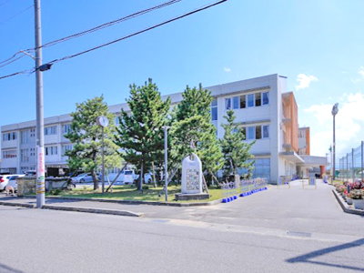 小松市立第一小学校まで約590m