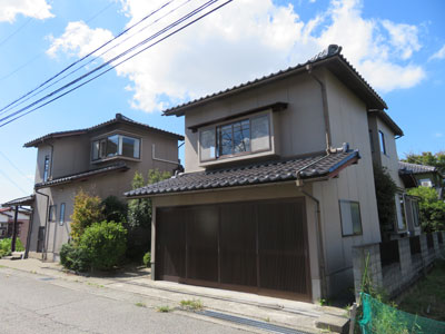 外観 6SLDKには車庫付