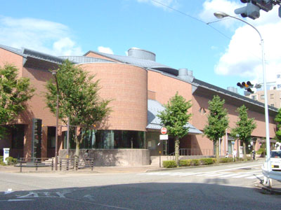 金沢市立泉野図書館まで約650m