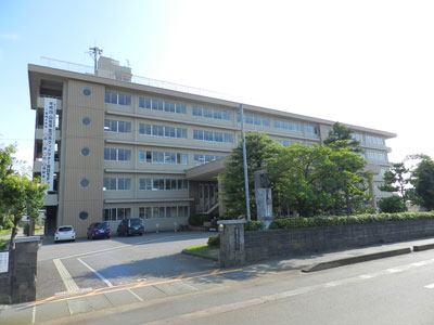 鳴和中学校