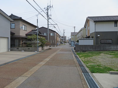 前面道路を含む現地土地写真