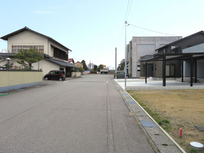 前面道路を含む現地写真