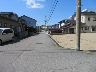 前面道路を含む現地土地写真
